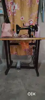 It's a foot sewing machine in great condition.