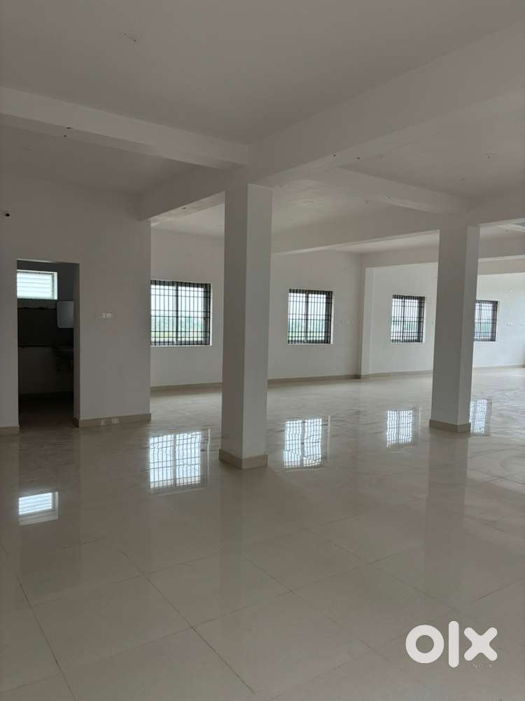 Commercial building space  with 2000 sqft