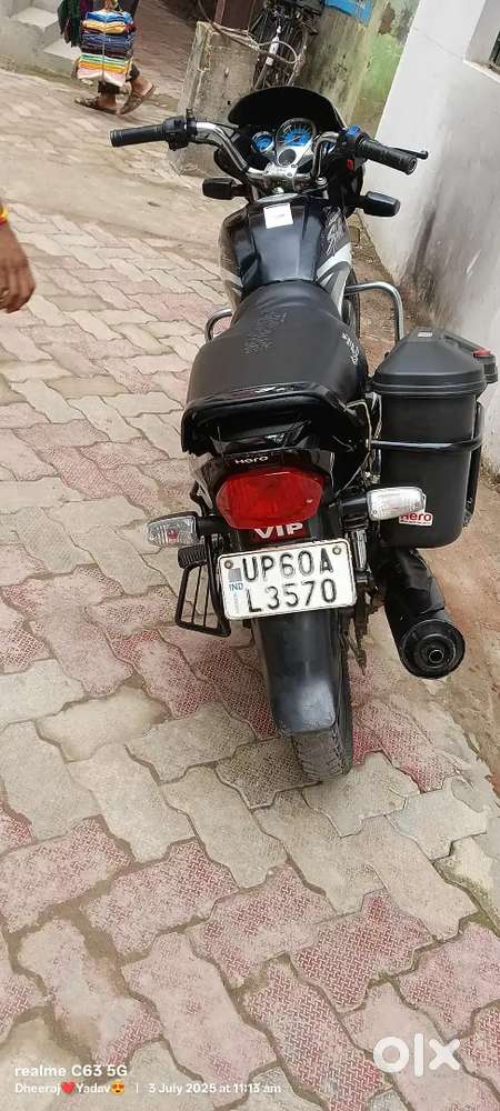 Gadi ma koi dikat nahi hai gadi police ke hai