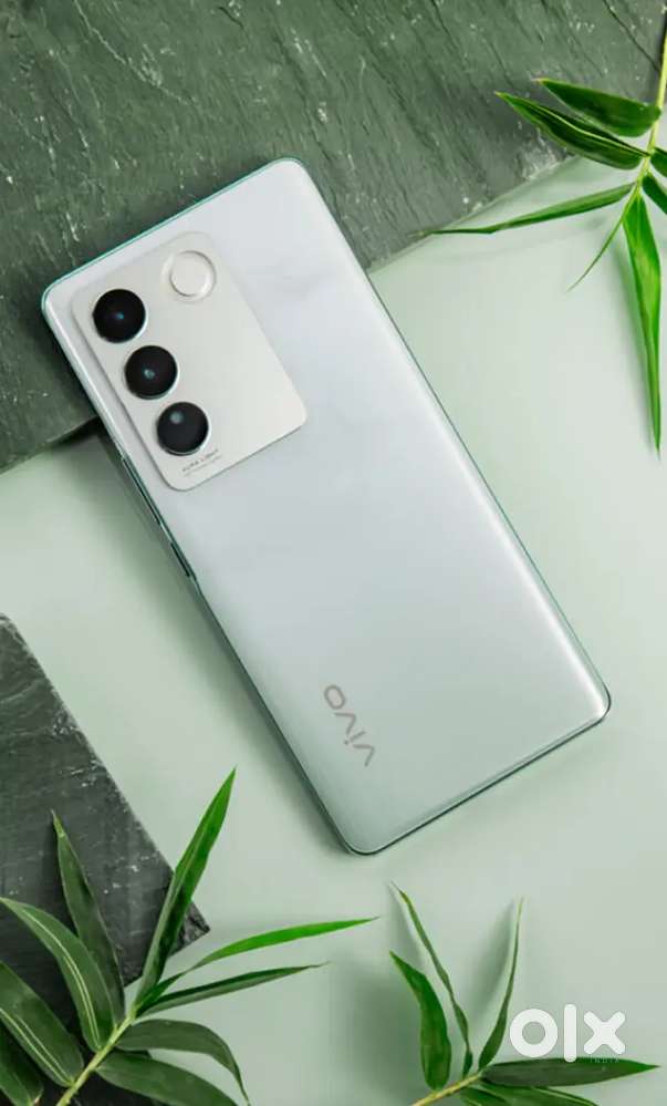 VIVO V27 8/256 (WHITE COLOUR) With original charger
