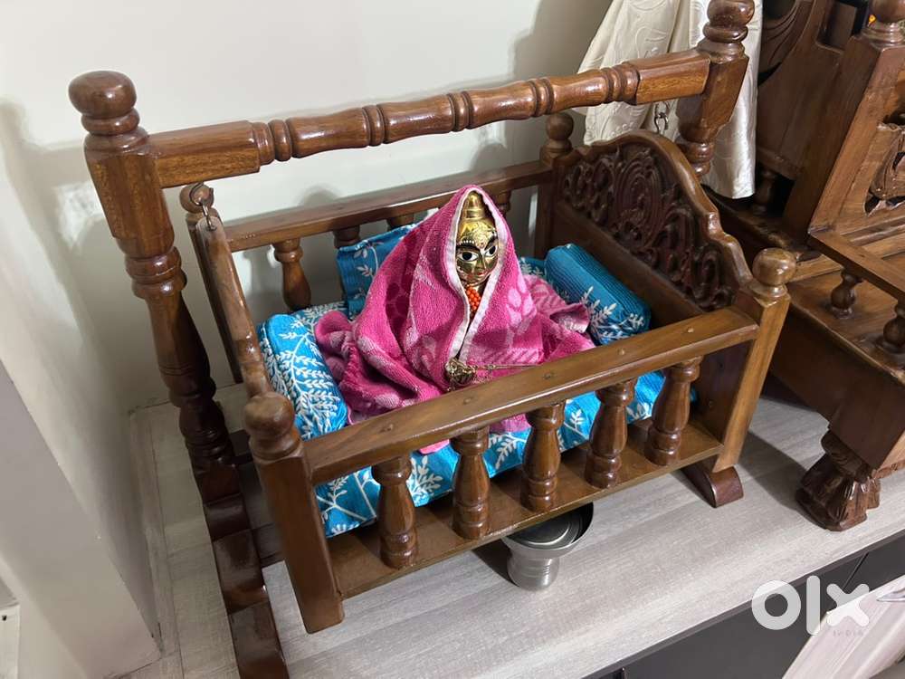 Wooden bed for nadu gopal