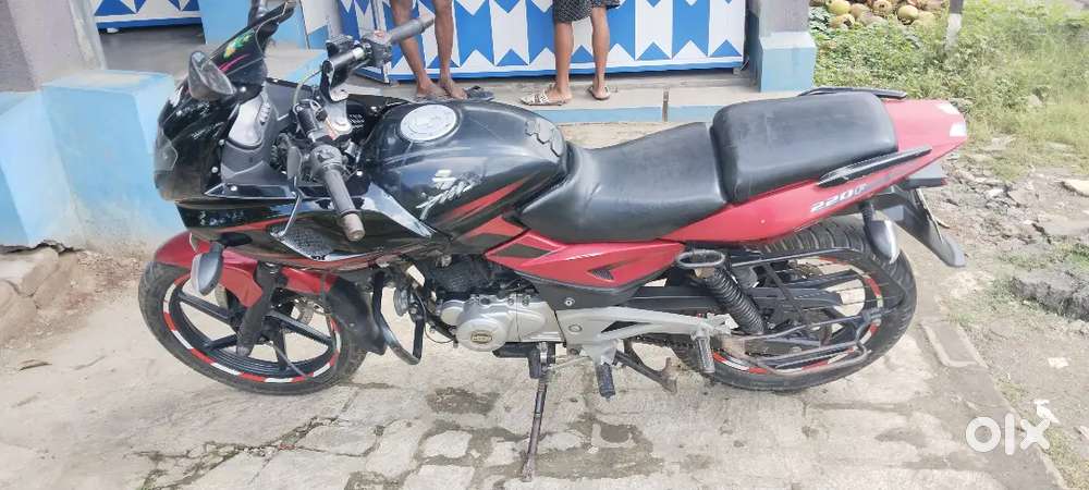Pulsar 220f