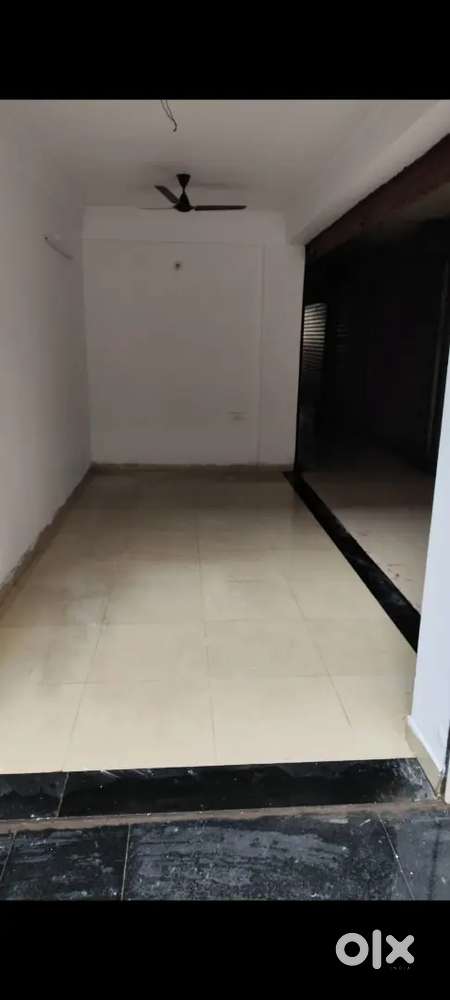 Shop for sale in alambagh chorahe prime location
