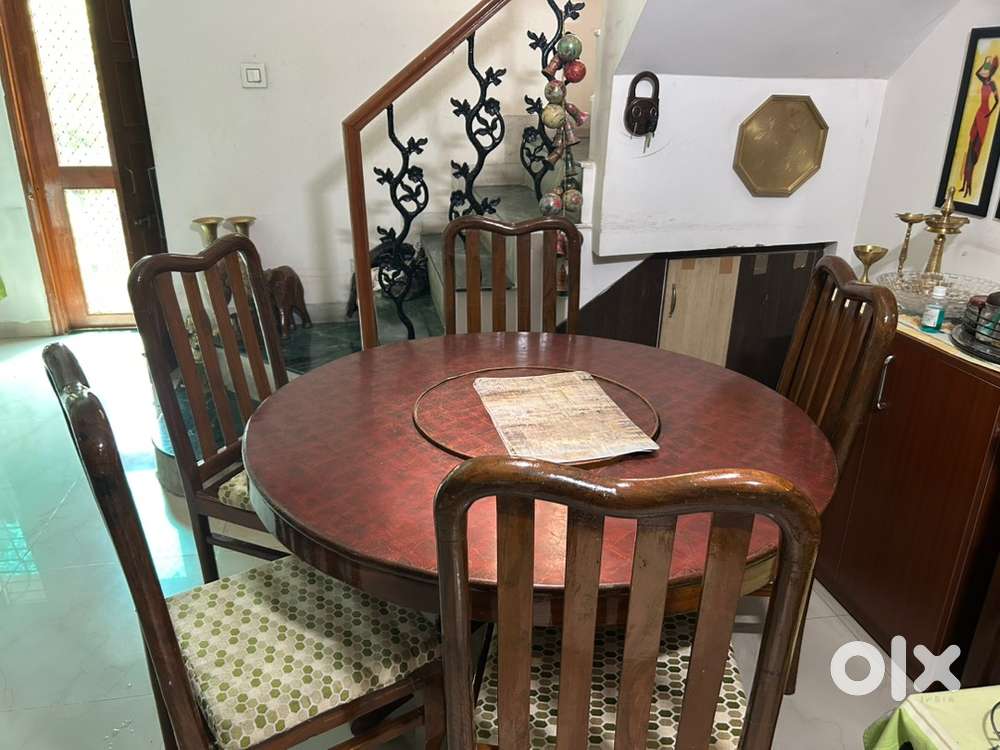 Dining table with 5 chairs
