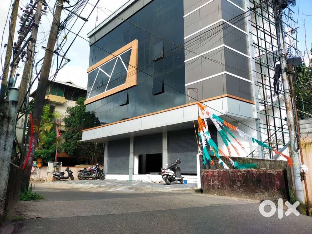 1.60 L rent generating commercial building for sale