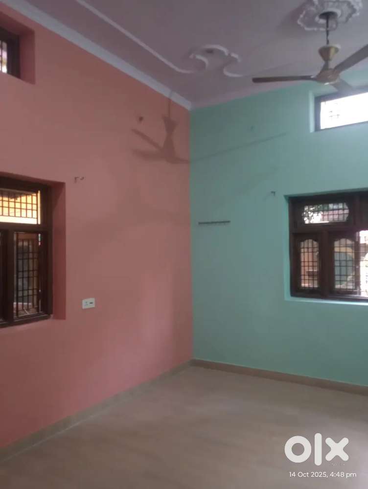 1 bhk room available for rent .
