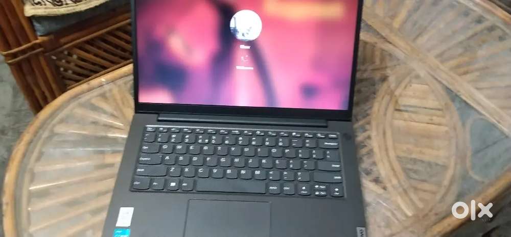 Lenovo v14 g2 itl UA