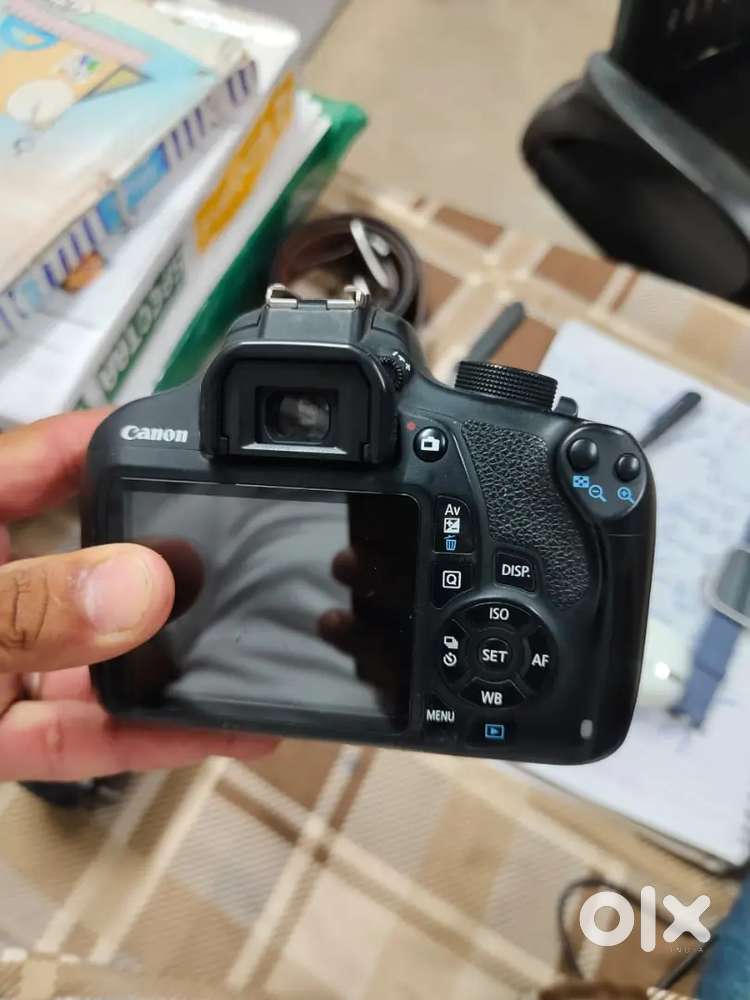 Canon camera 1200d ekdam new h 1 year old