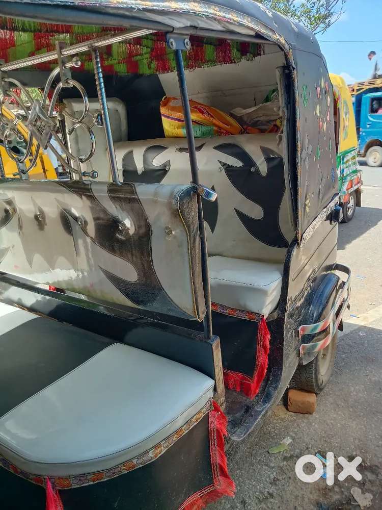 Good condition bajaj auto bs4