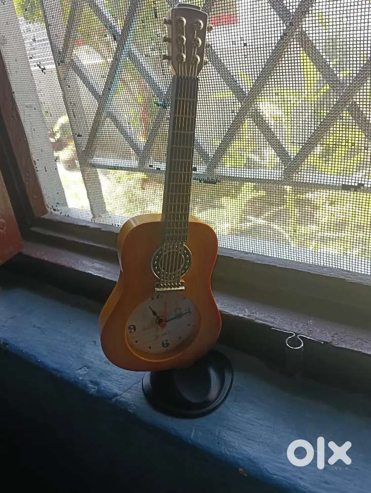 Alarm  clock guitar shape