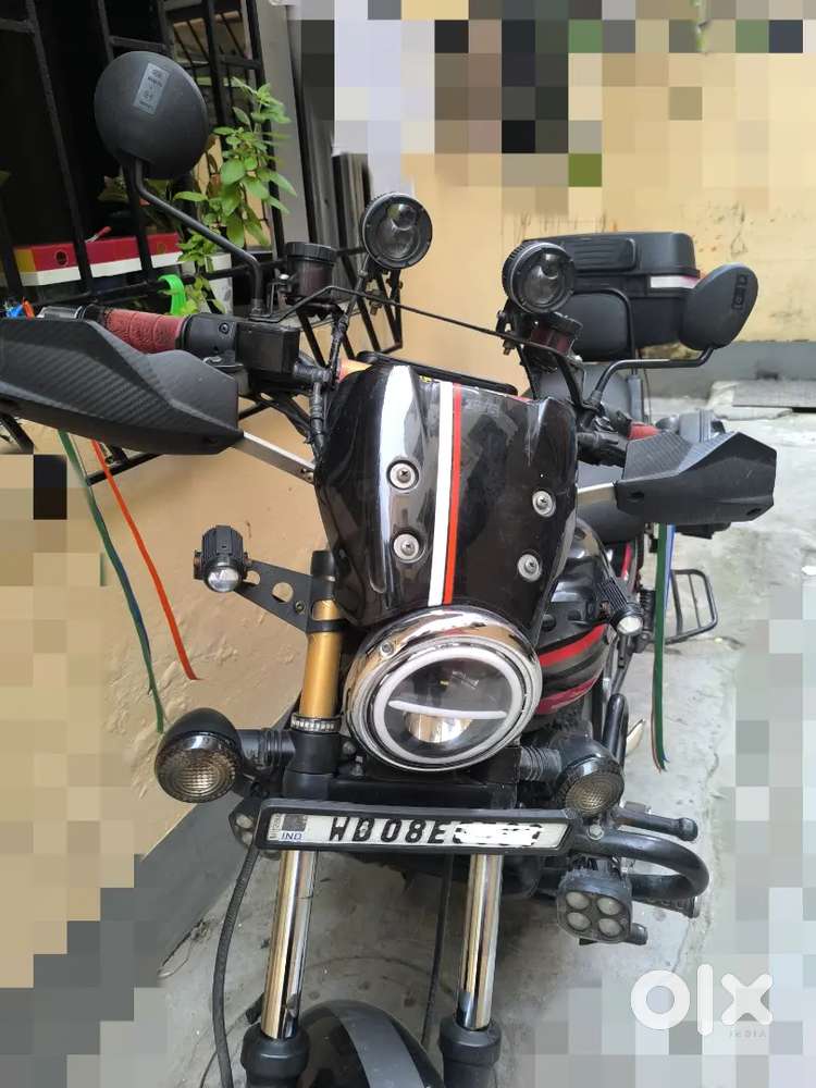 Super condition Bajaj Avenger Street 220 with touring accessories