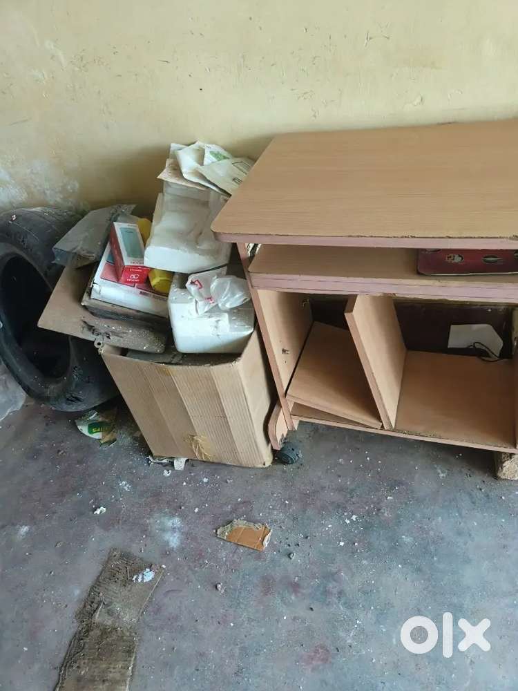 Office table and computer table