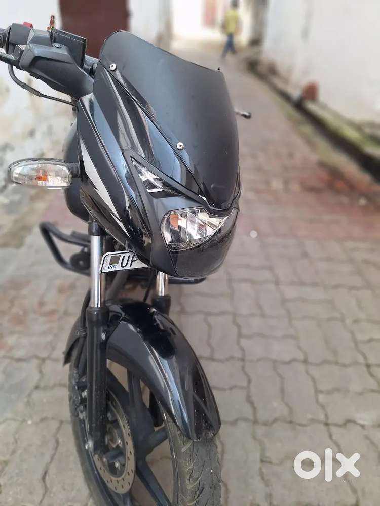 Bajaj Pulsar 125 Black