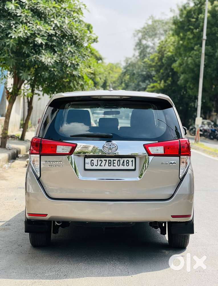 Toyota Innova Crysta 2.4 V 8 STR, 2016, Diesel