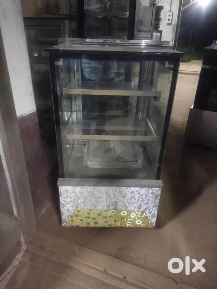 Stylish bakery display counter for sale