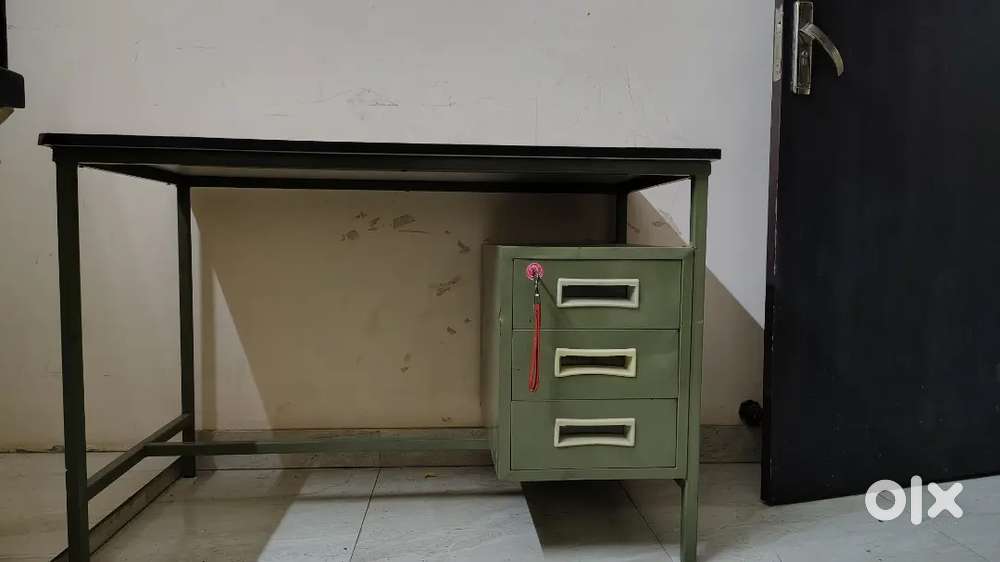 Study/Office Table