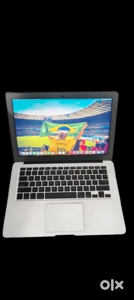 Apple MacBook air 1466 core i5 5fth gen 8gb 128gb ssd 13.3