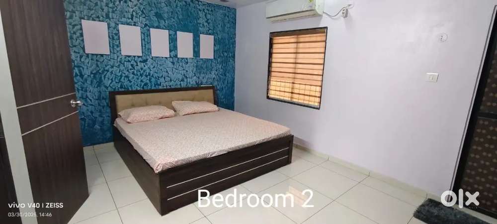 Beautiful 3 bhk fully furnished flat near Big Bazar