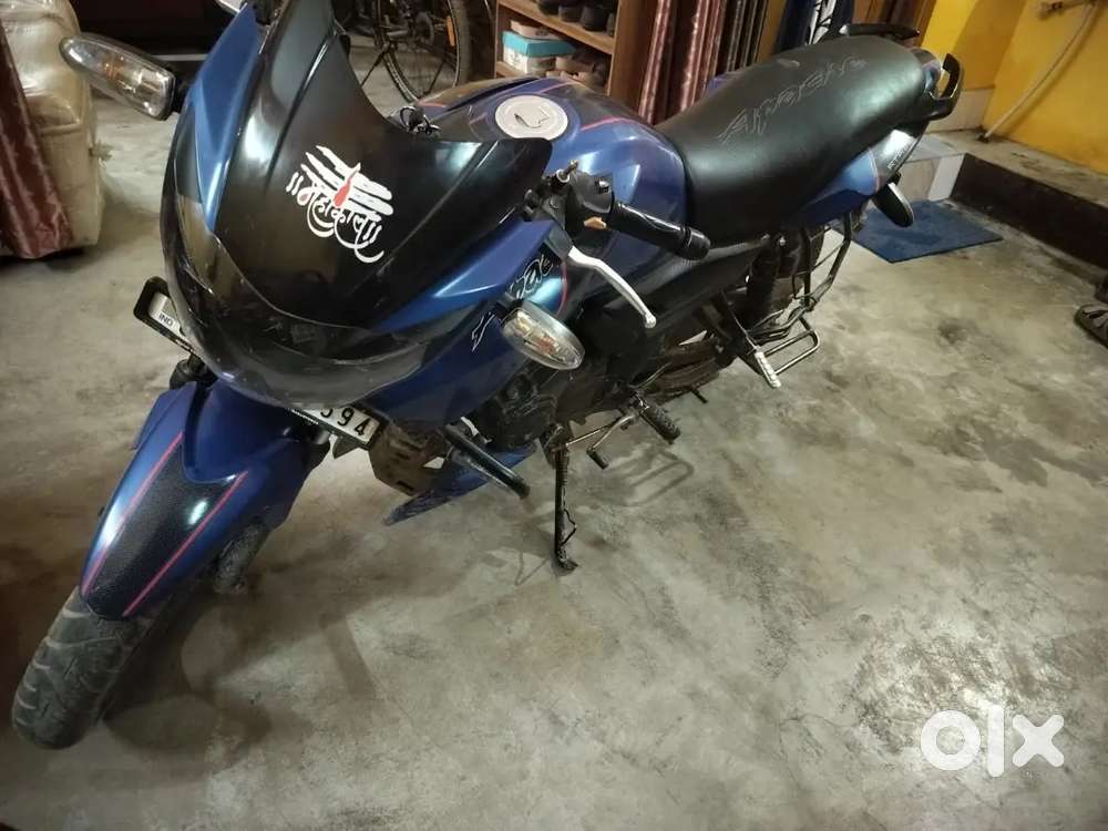 Apache RTR 160 single diskbrake come with blue colour