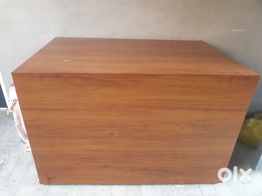 Counter for cutting and table