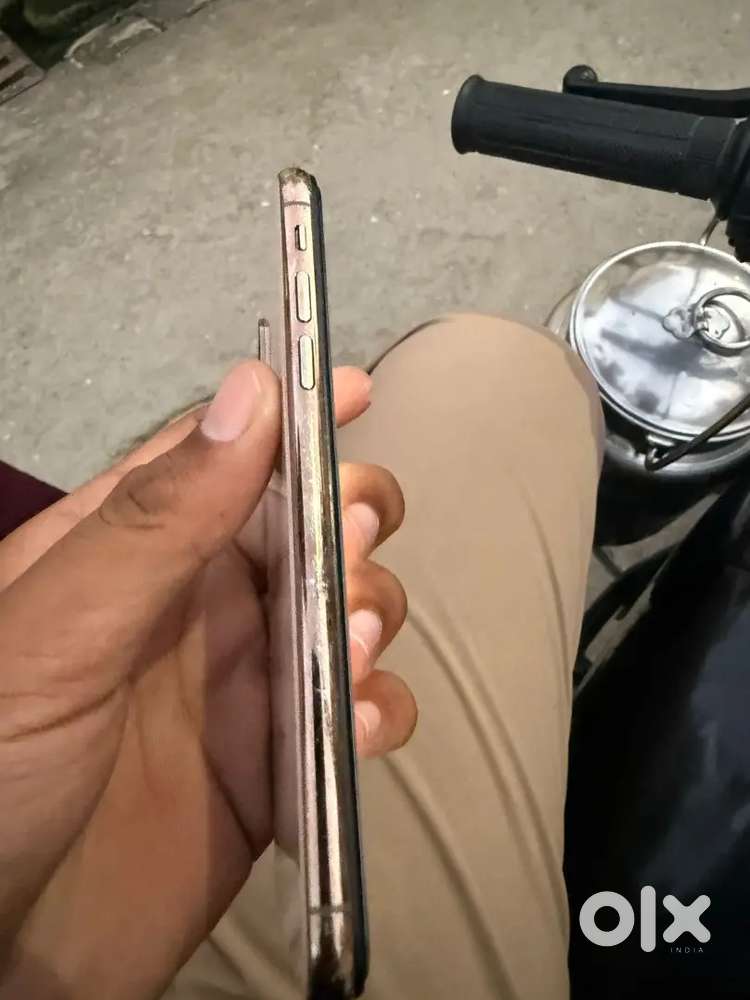I PHONE XS.