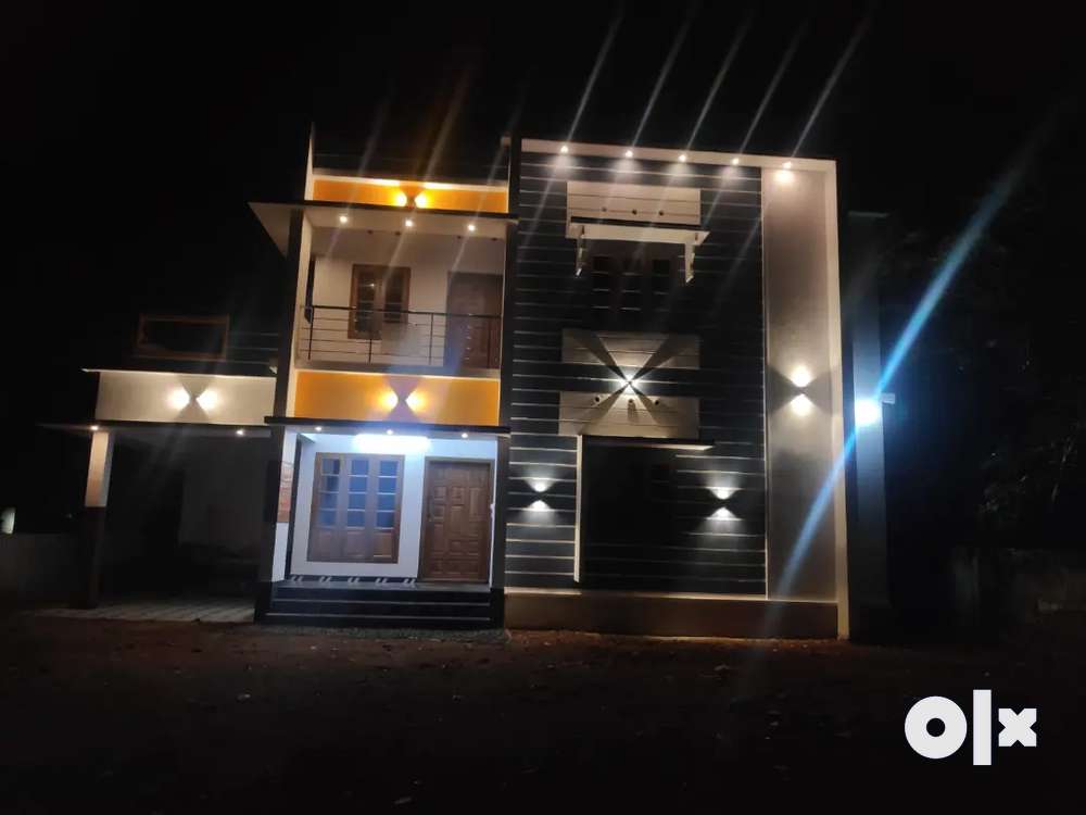 New House in Velloor, Pampady (nearby NH220)
