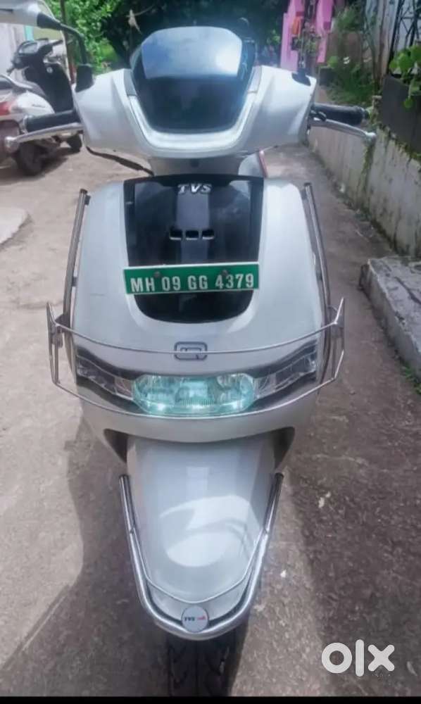 One hand use no issue 105km range new tyres