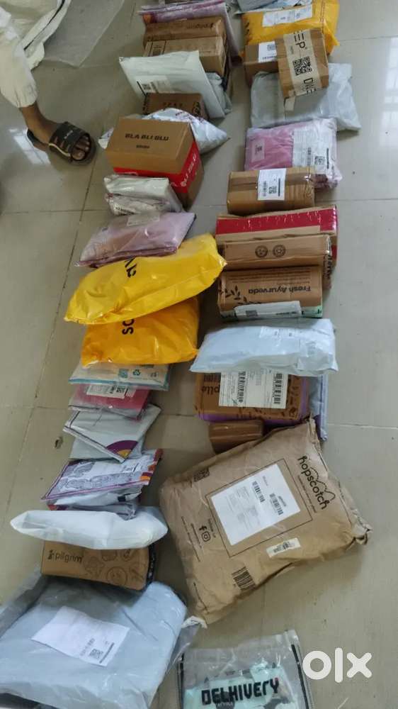 Parcel Delivery Boy and Girl job