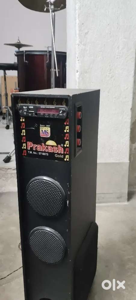 Very good quality  bluetooth tower speaker high bass mic jack given a