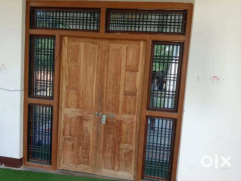 Front door sagoun