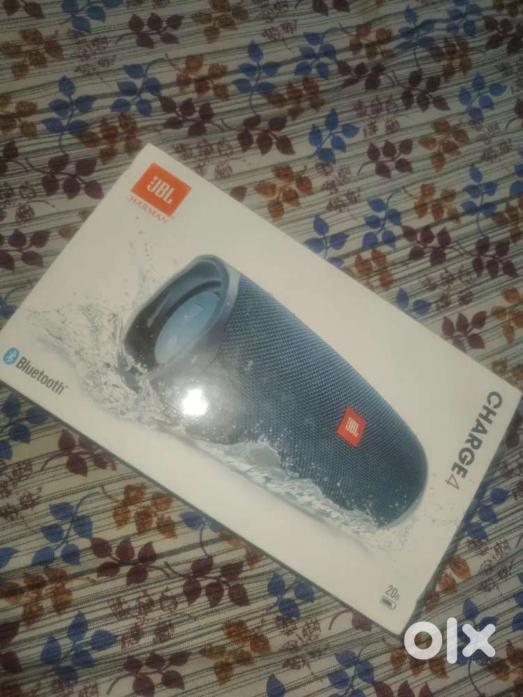 Jbl speaker charge 4 with box