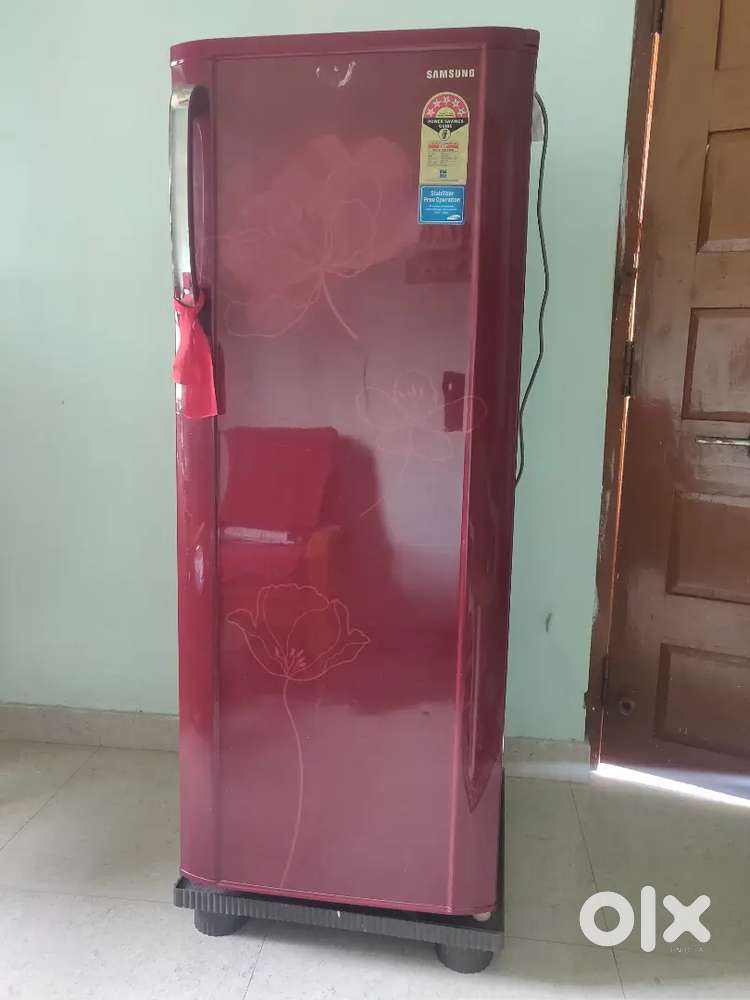 Fridge for sale- 230l, 5 star, 7 years old.