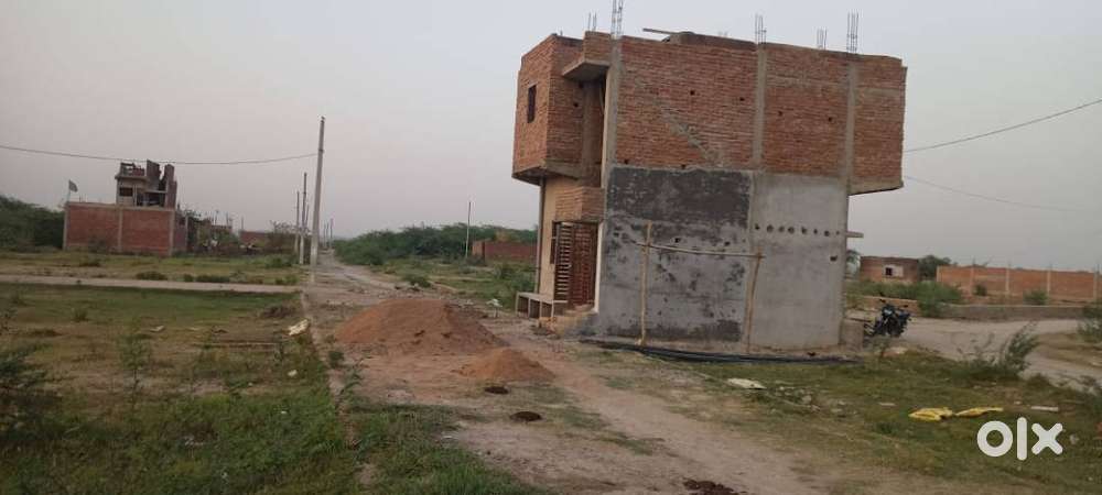 45 GAJ PLOT AVON DHABE KE OPPOSITE LUCKNOW KANPUR ROAD SE 2.2 KM ANDER