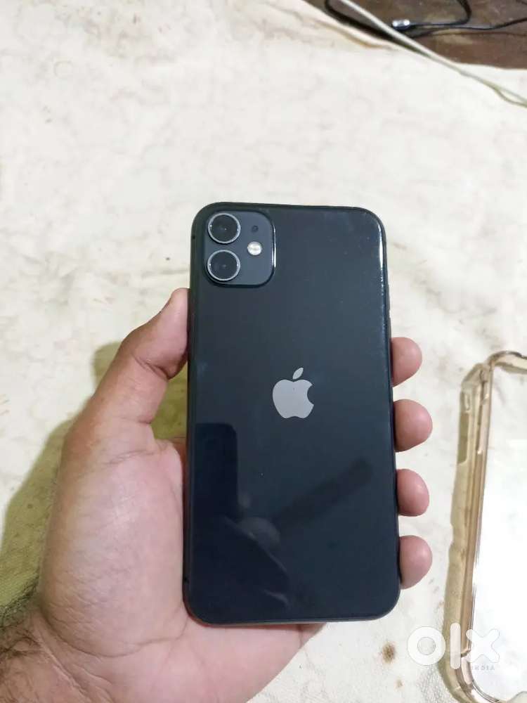 IPHONE 11 128GB (BLACK) FOR SAIL IN MINT CONDITION