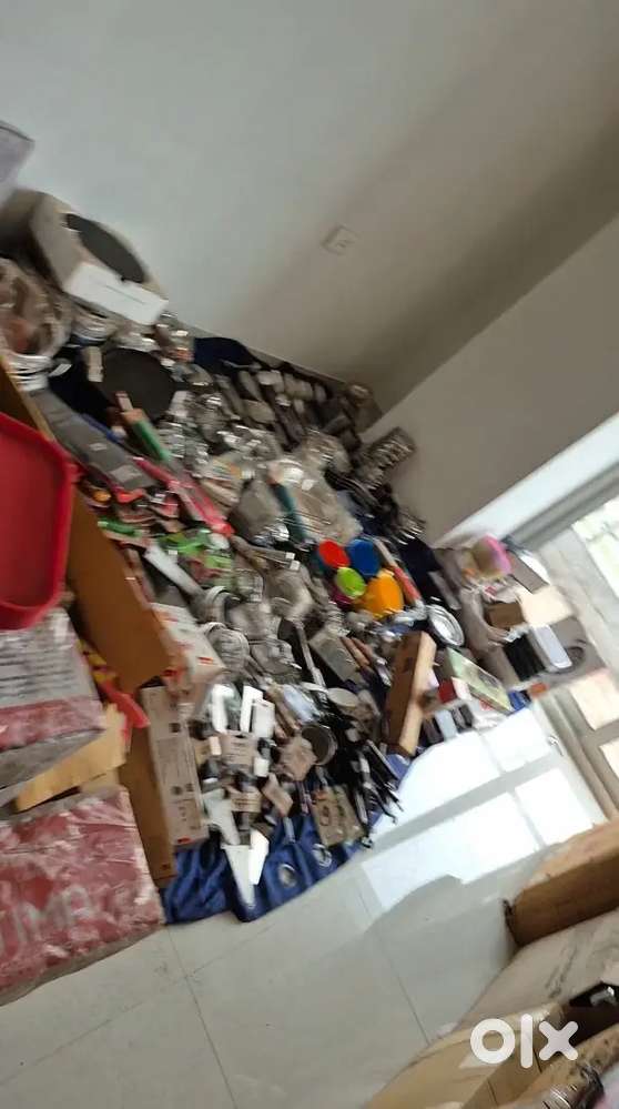 New stock of kitchen & cutlery sets, half-price, bulk deal