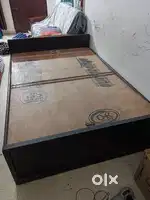 Selling deewan bed