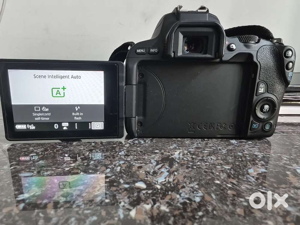 Canon EOS 200D