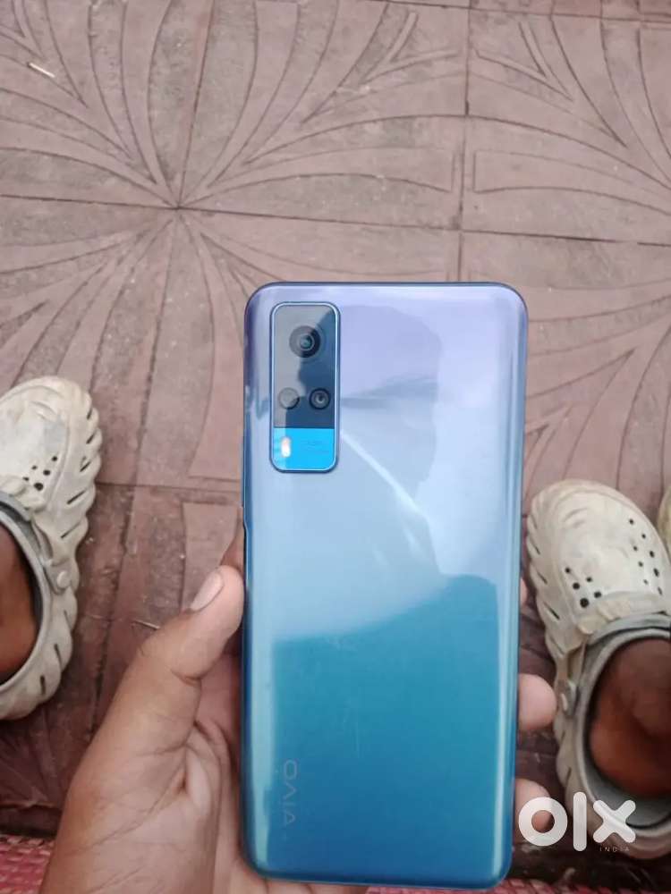 Best gaming phone for  5000 money problem and front camera not working