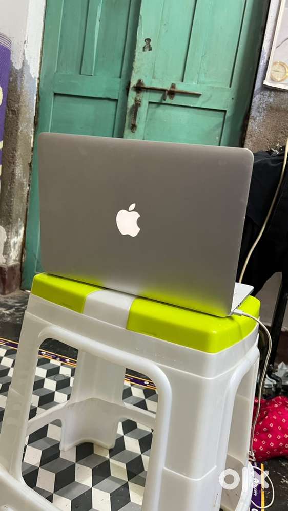 MacBook Pro 8GB 500GB