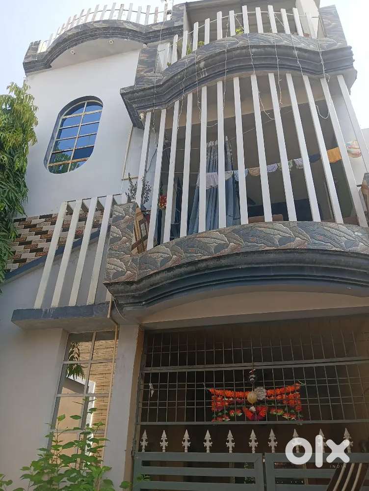 2 bhk h first owner h upr niche dono 2 bhk h new kanchanpur me h