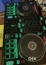 Roland DJ 202 DJ Controller Underwarranty bill box available