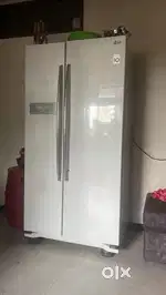 Lg two side door very clean good