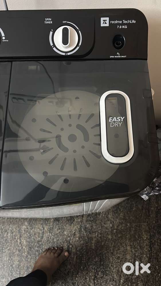 Real me 7.5 kgs washing machine