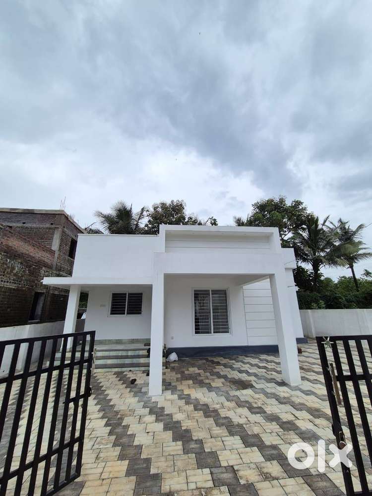 2 BHK ready to move villa available at Kanjikode