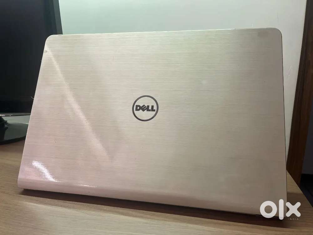 Dell Inspiron 15  8 GB RAM  Intel i5  AMD Radeon  15 inch