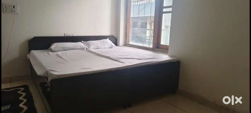 PG Room for Rent Rs4000/- in sharing only for boys