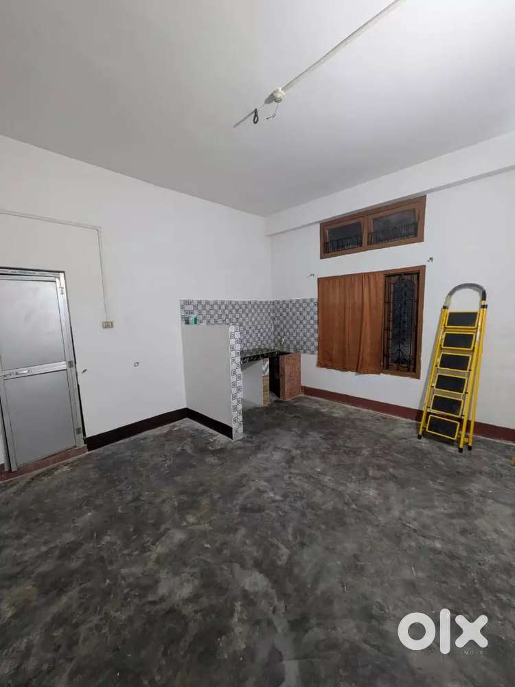1bhk spacious room