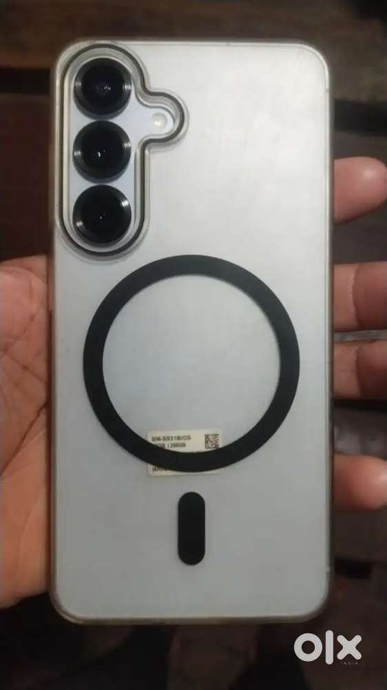 Samsung galaxy s25  bill charger box camera good  ligt weight go for