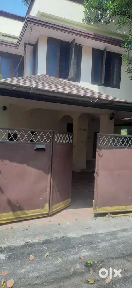 Furnished 2.5 BHK House Rent with Terrace & Parking – Maruthamkuzhy