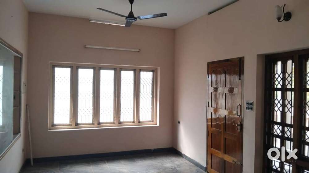 3 BHK INDEPENDENT HOUSE. UNFURNISHED. FOR FAMILY ONLY .